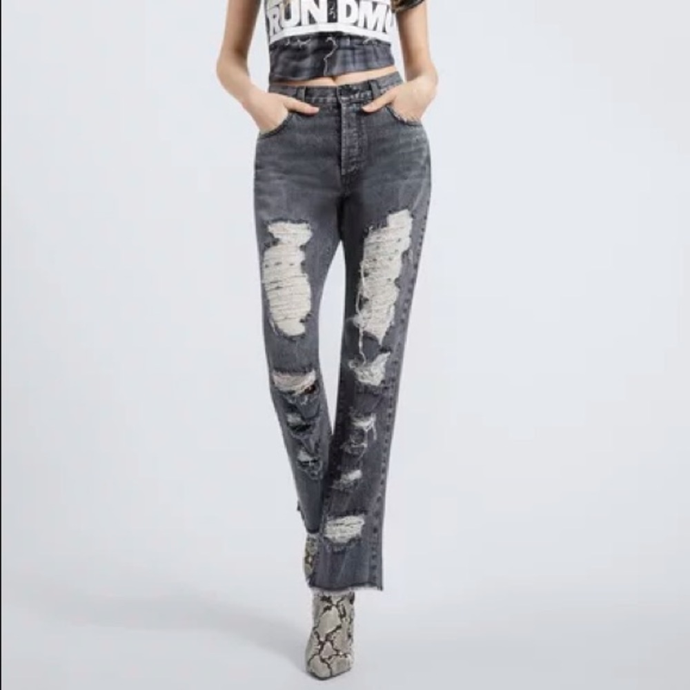 Amazing Genevive Distressed Jean